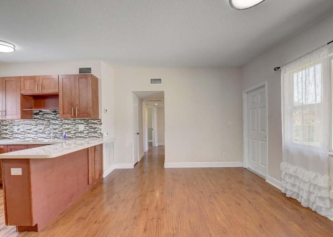 612 Hibiscus Drive, Royal Palm Beach, FL 33411 — photo 5 of 20