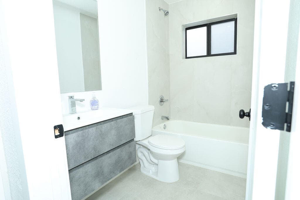 1781 NW 154th Street, Miami Gardens, FL 33054 — photo 8 of 22
