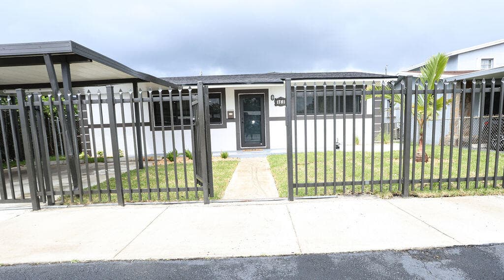 1781 NW 154th Street, Miami Gardens, FL 33054 — photo 3 of 22