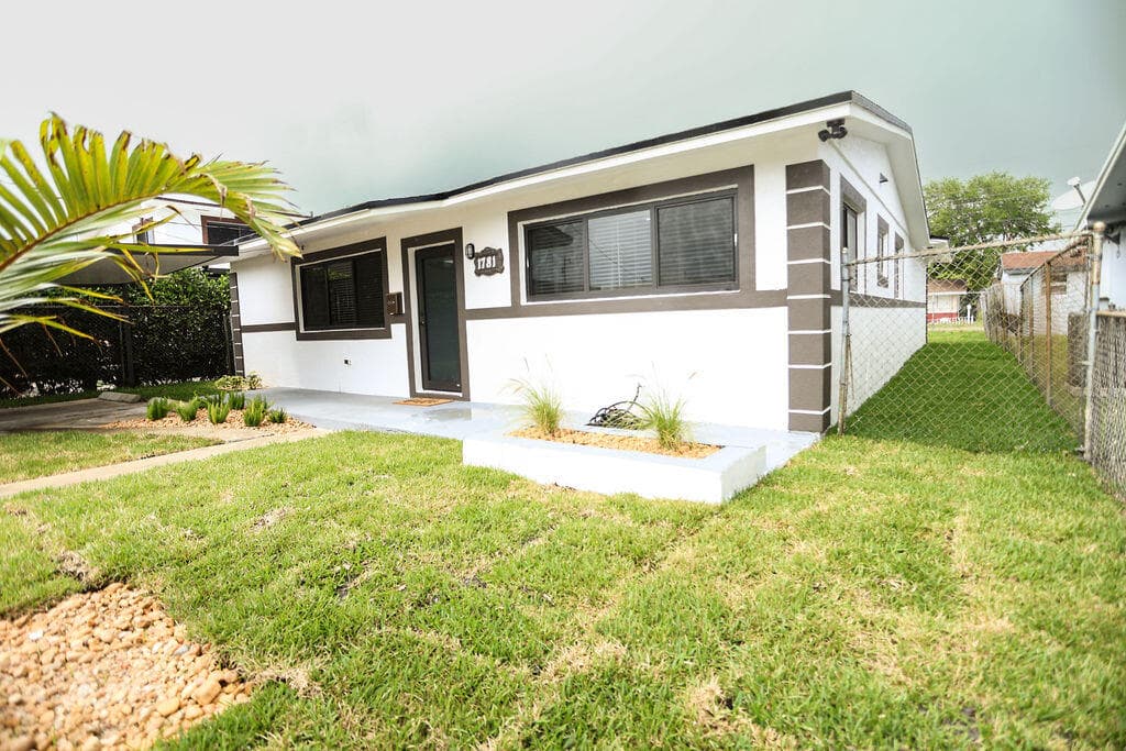 1781 NW 154th Street, Miami Gardens, FL 33054 — photo 15 of 22