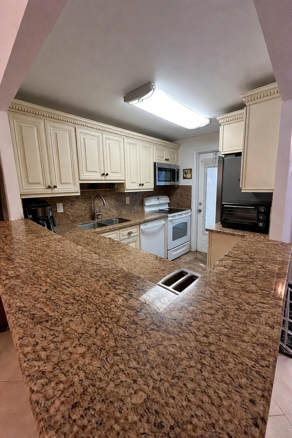 400 SE 10th Street 202, Deerfield Beach, FL 33441 — photo 1 of 20