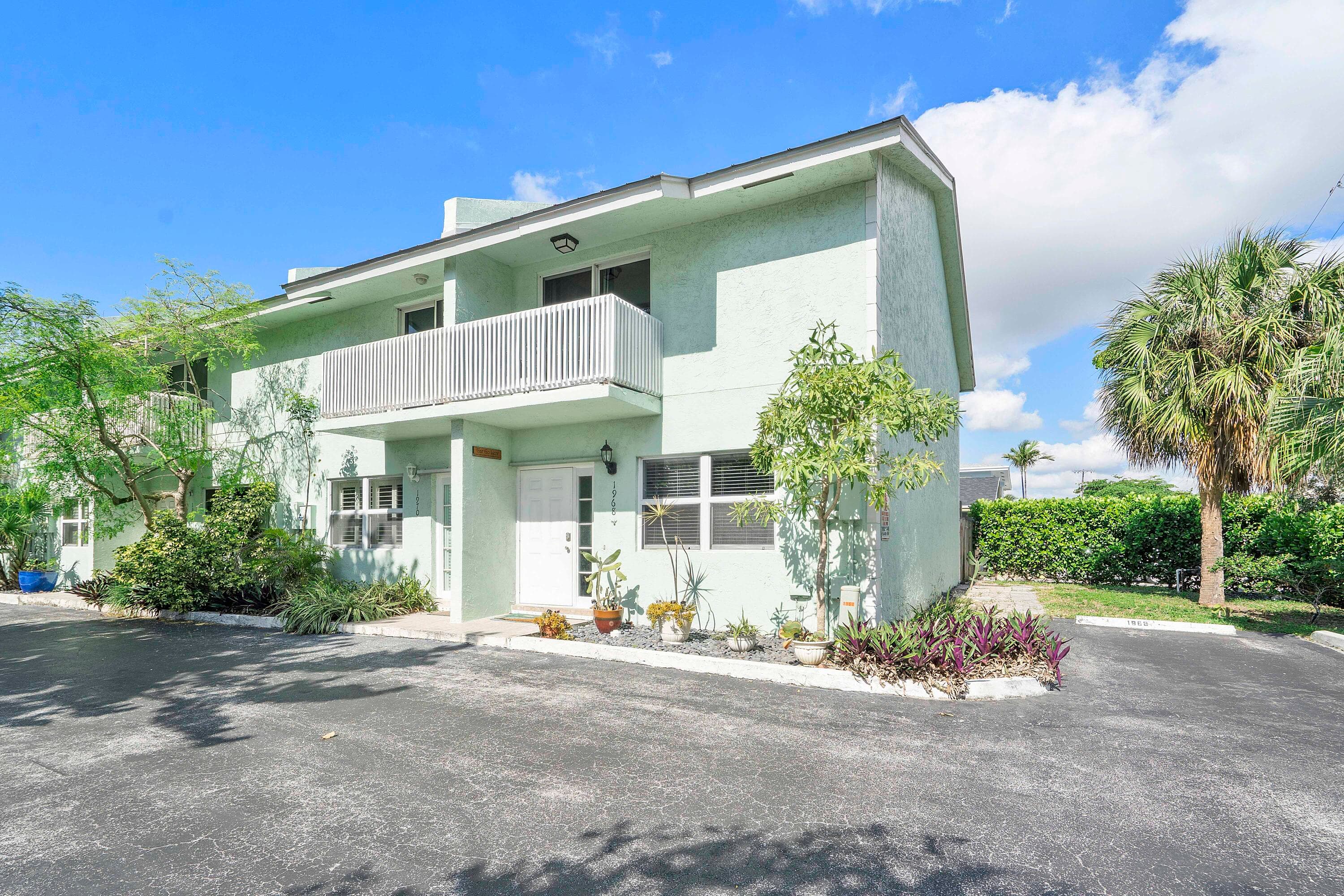1968 NE 3rd Street 1, Deerfield Beach, FL 33441 — photo 3 of 37