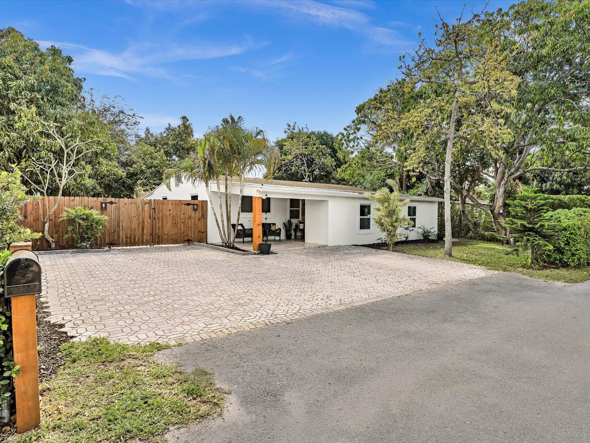 2192 Bonnie Drive, West Palm Beach, FL 33415 — photo 5 of 61
