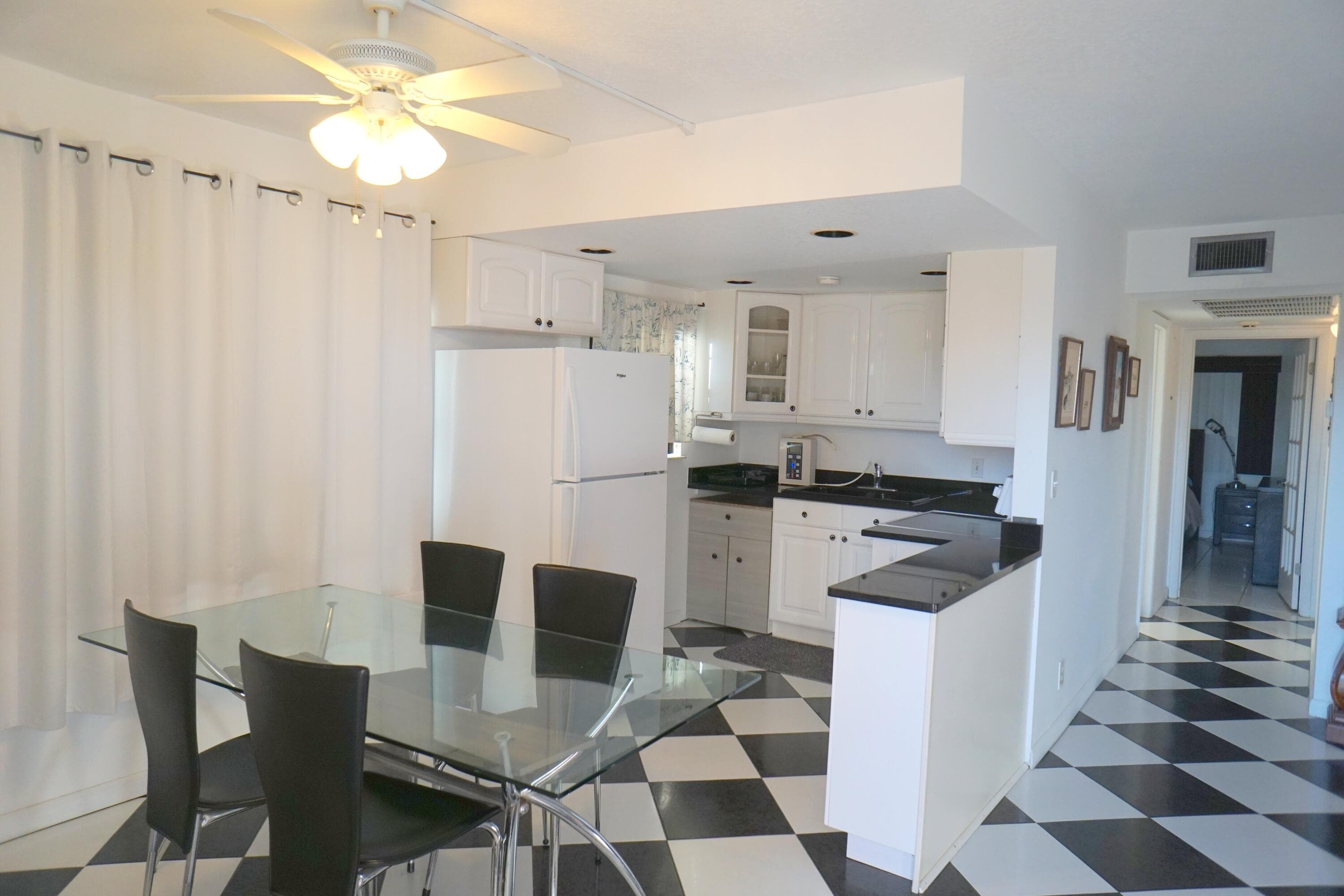 401 Southampton A 401, West Palm Beach, FL 33417 — photo 3 of 36