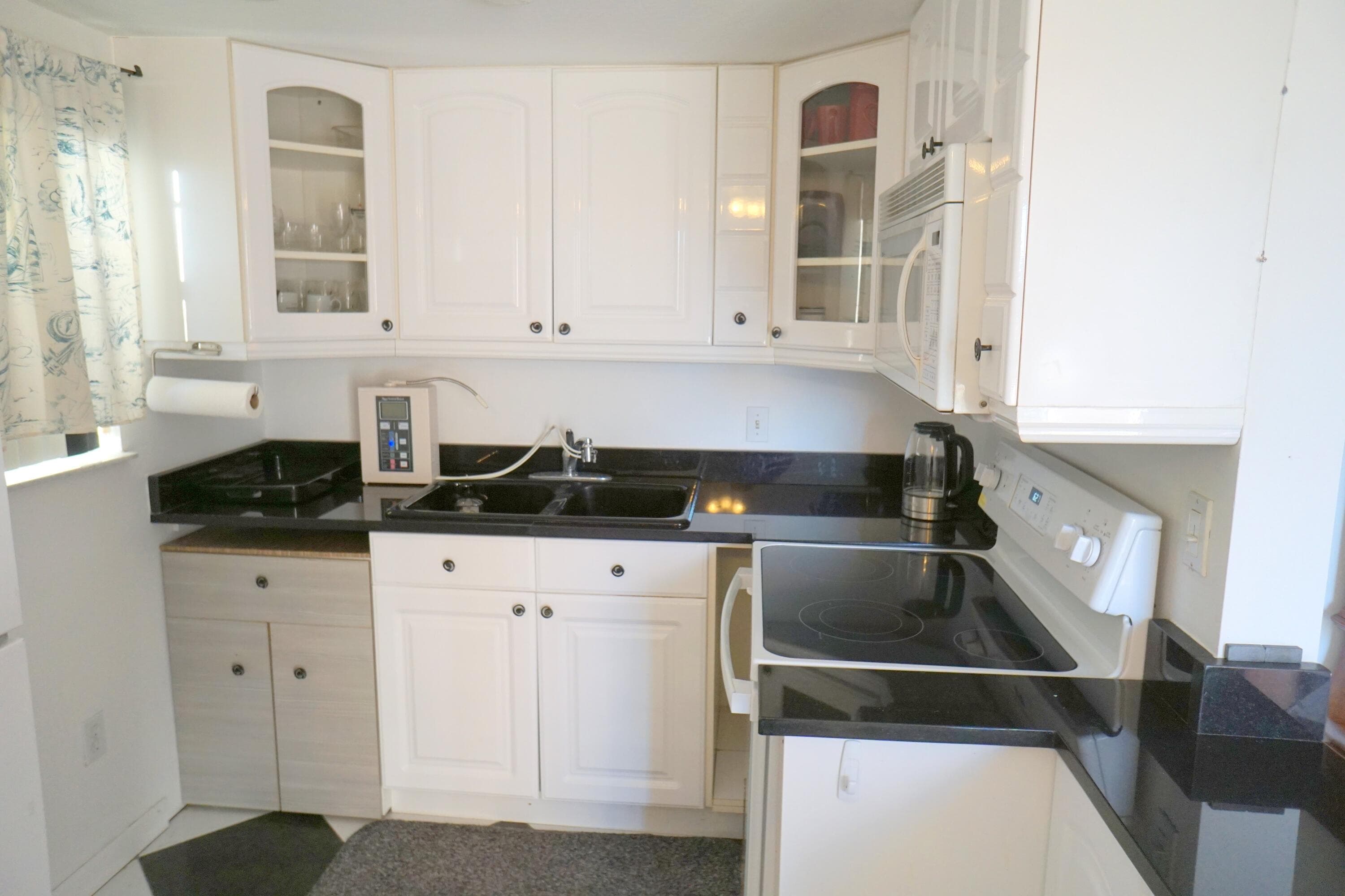401 Southampton A 401, West Palm Beach, FL 33417 — photo 4 of 36