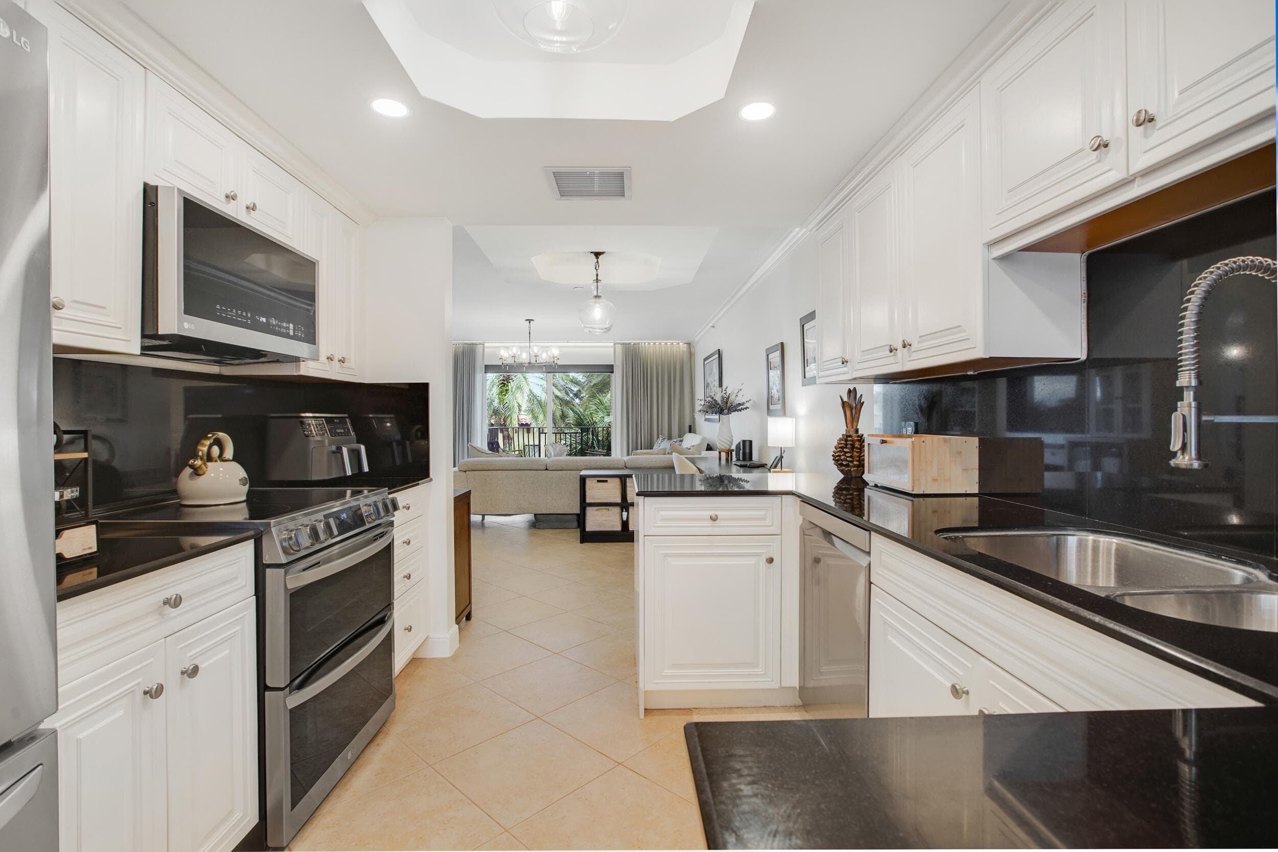 1111 E Las Olas Boulevard 410, Fort Lauderdale, FL 33301 — photo 14 of 34