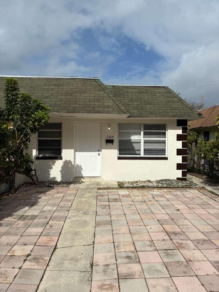 1329 NW 8th Avenue A, Fort Lauderdale, FL 33311 — photo 1 of 18