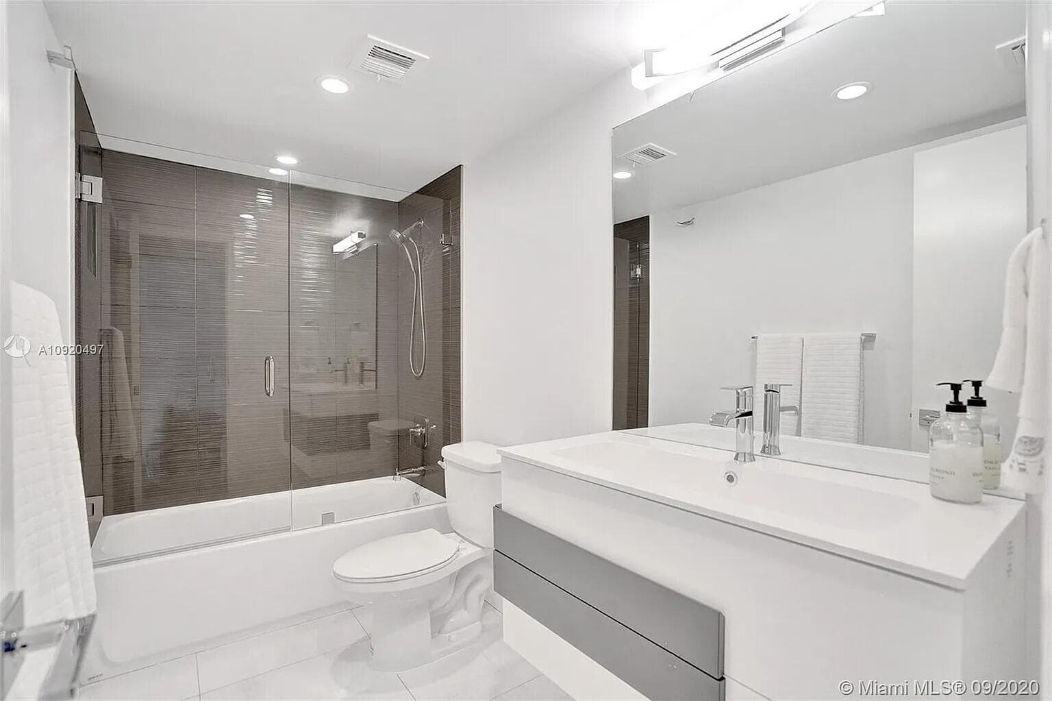 1350 River Reach Drive 115, Fort Lauderdale, FL 33315 — photo 21 of 37