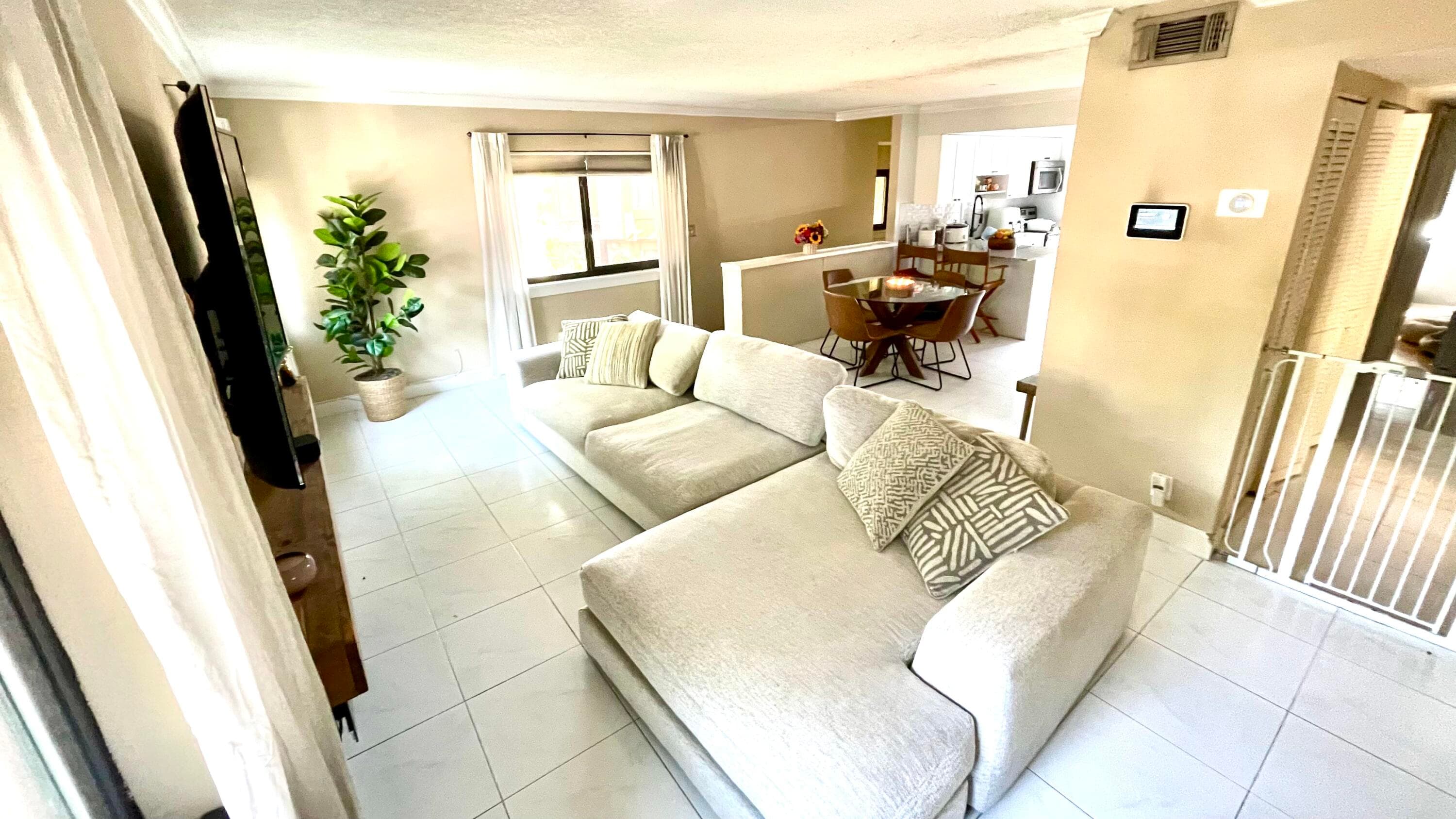 134 Wimbledon Lakes Drive, Plantation, FL 33324 — photo 5 of 12