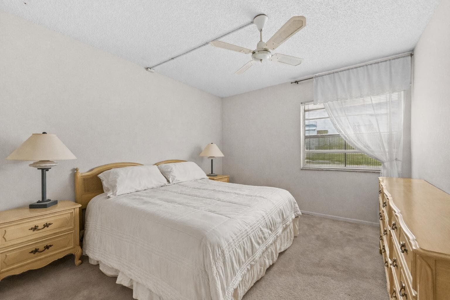 211 Piedmont E, Delray Beach, FL 33484 — photo 8 of 32