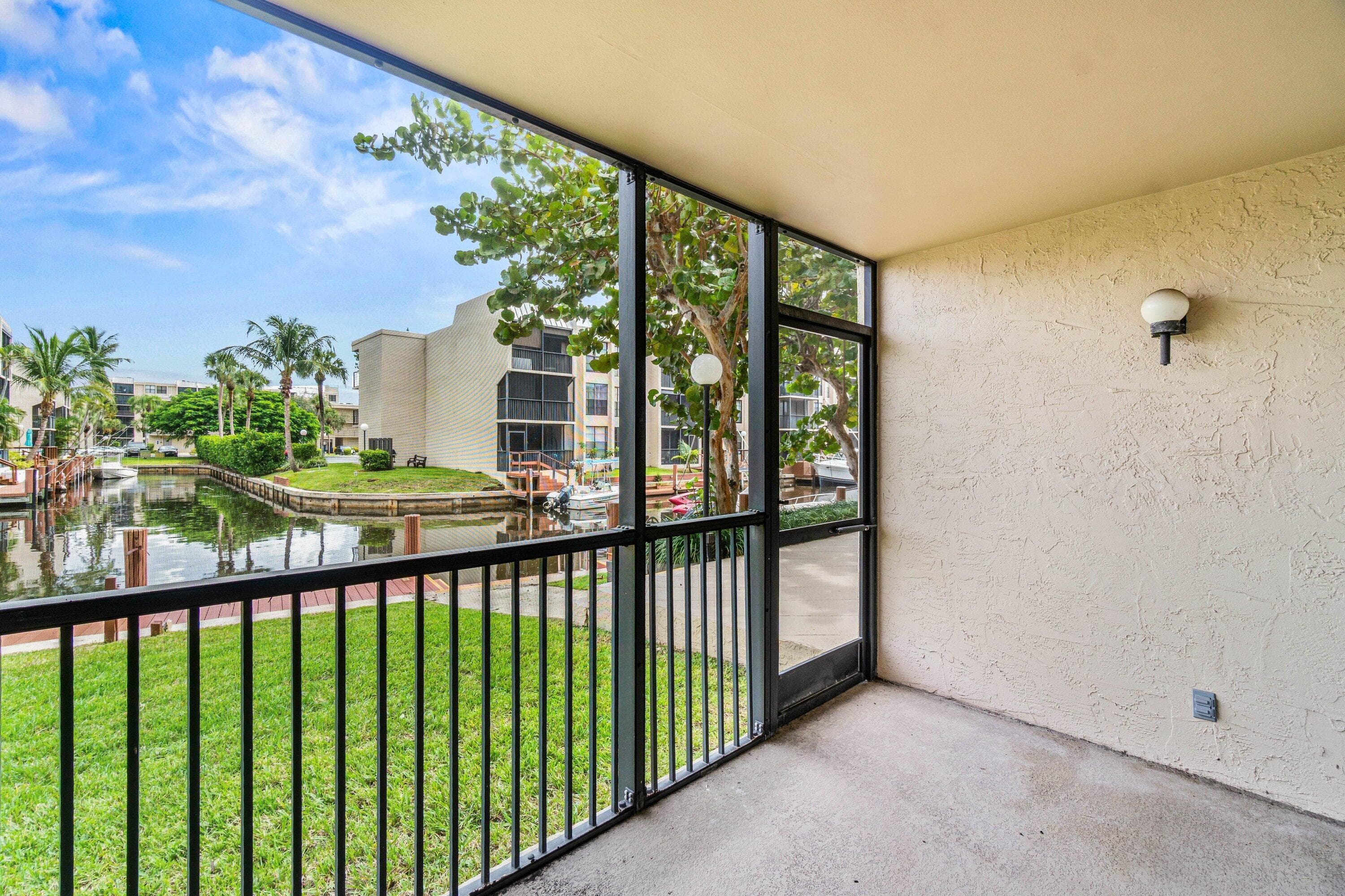17 Royal Palm Way 103, Boca Raton, FL 33432 — photo 15 of 30