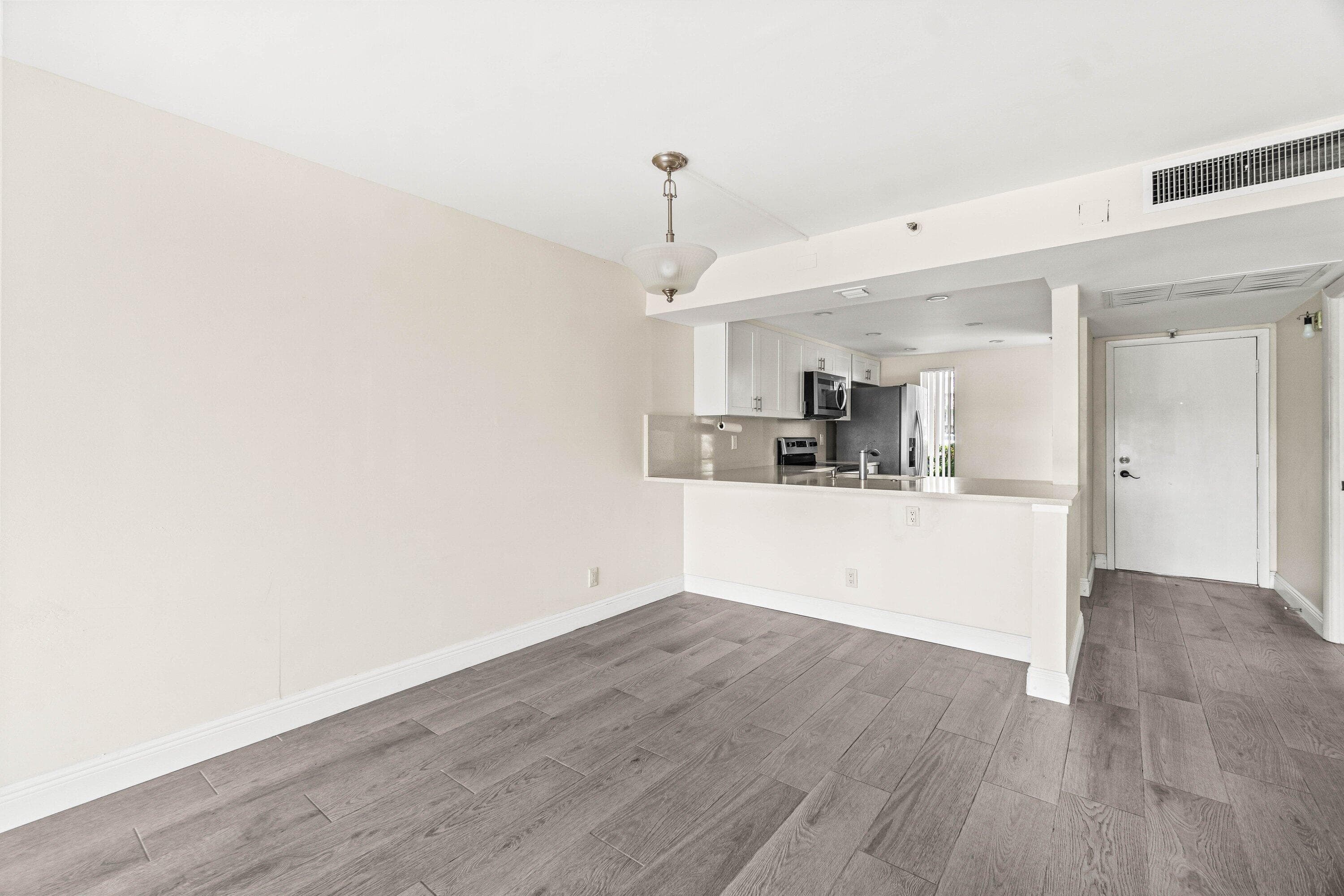 17 Royal Palm Way 103, Boca Raton, FL 33432 — photo 10 of 30