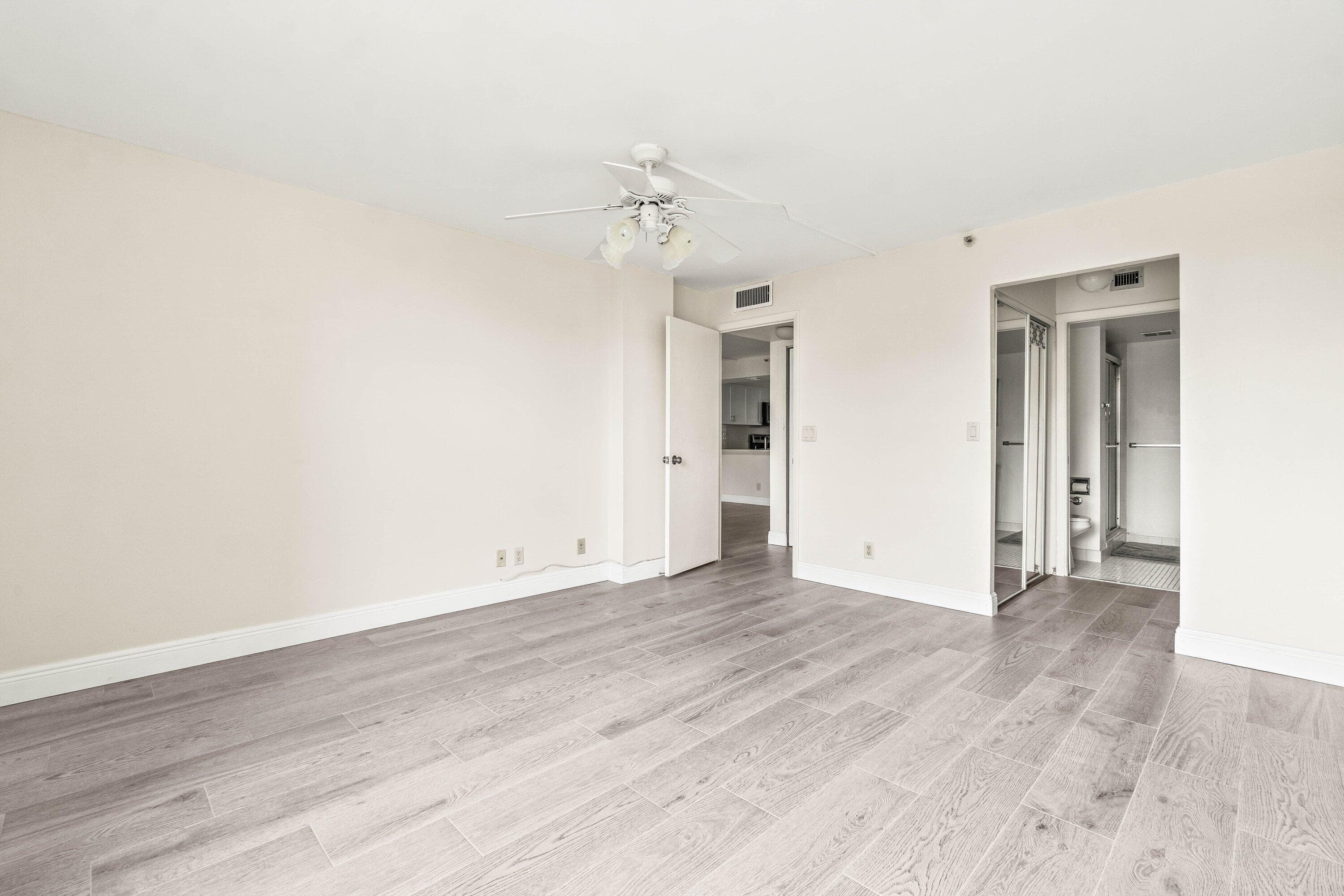 17 Royal Palm Way 103, Boca Raton, FL 33432 — photo 19 of 30