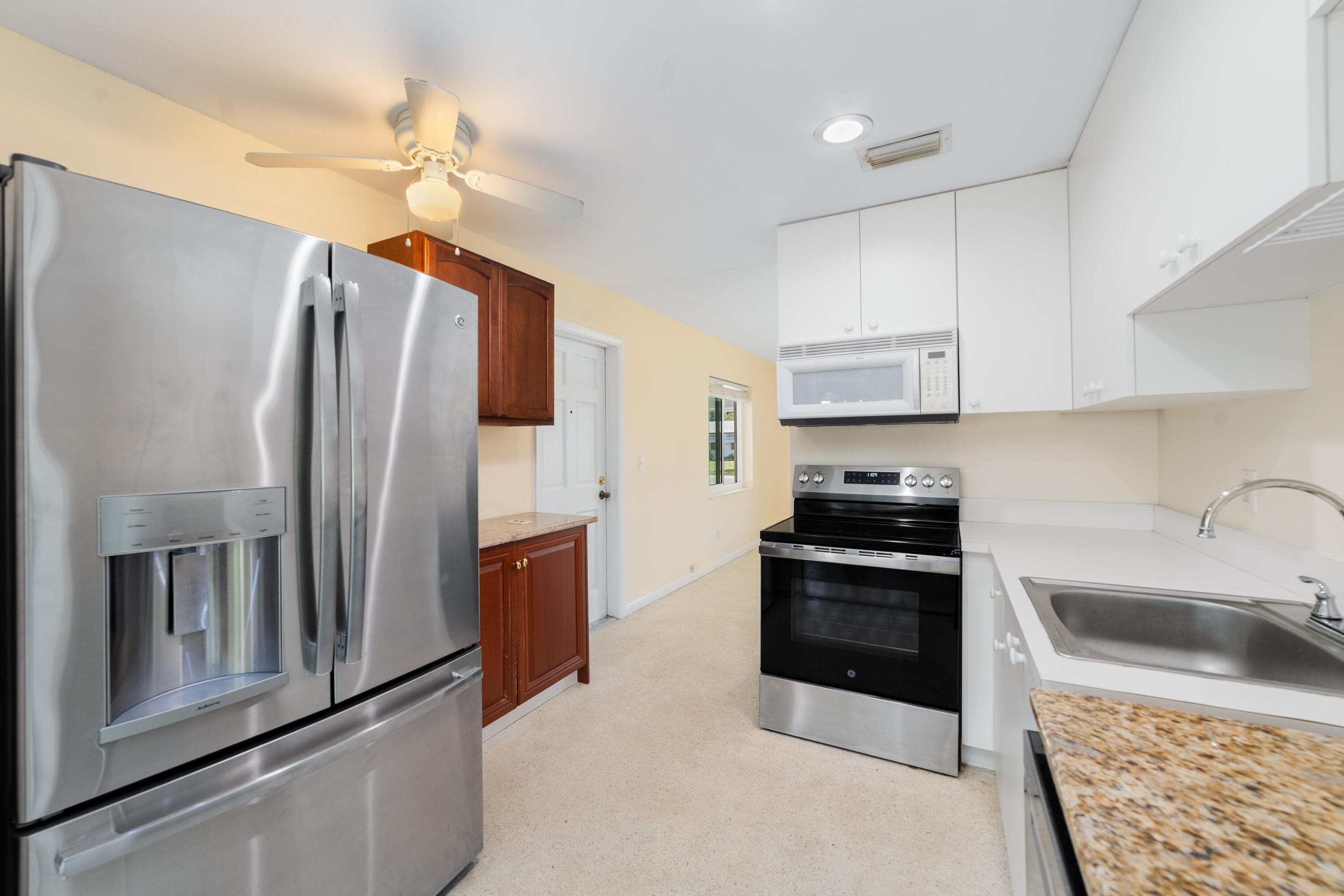 1751 5th Avenue, Vero Beach, FL 32960 — photo 8 of 30