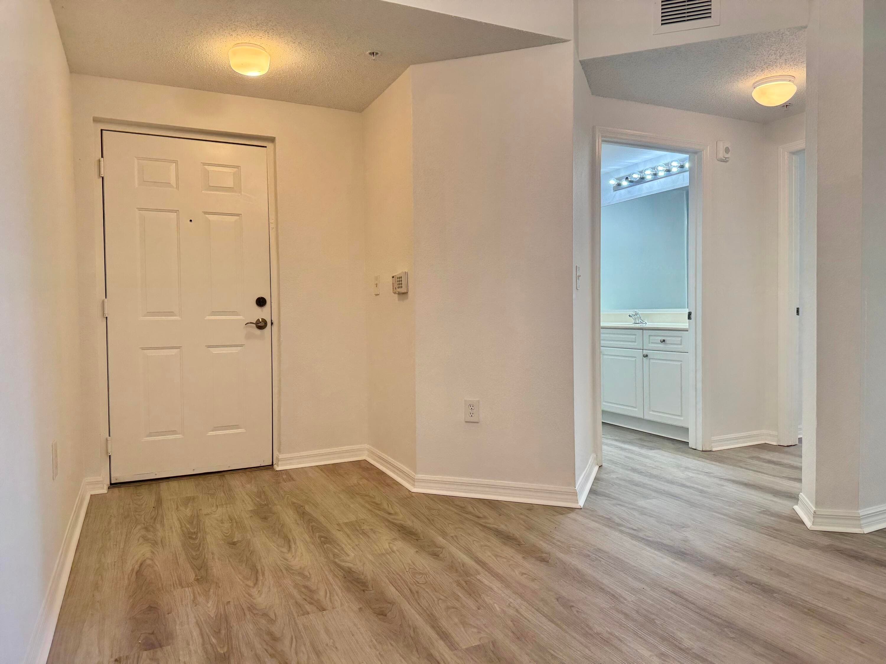 2725 Anzio Court 304, Palm Beach Gardens, FL 33410 — photo 17 of 30