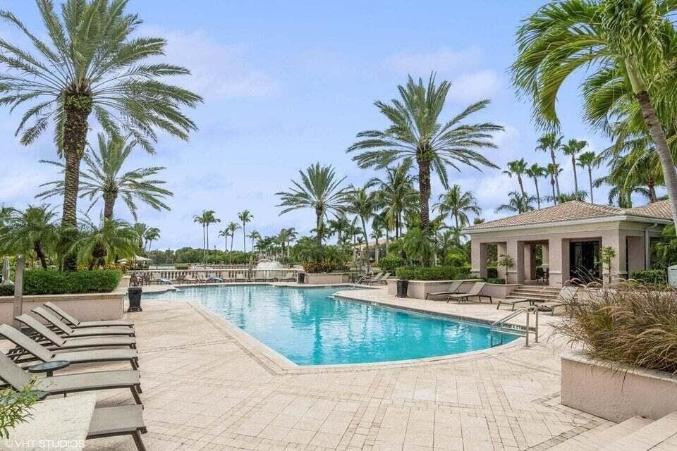 2725 Anzio Court 304, Palm Beach Gardens, FL 33410 — photo 26 of 30