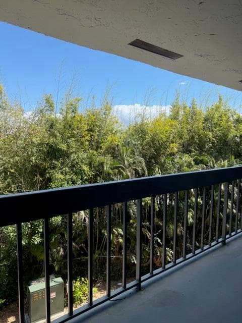 1720 N Congress Avenue 406, West Palm Beach, FL 33401 — photo 5 of 27