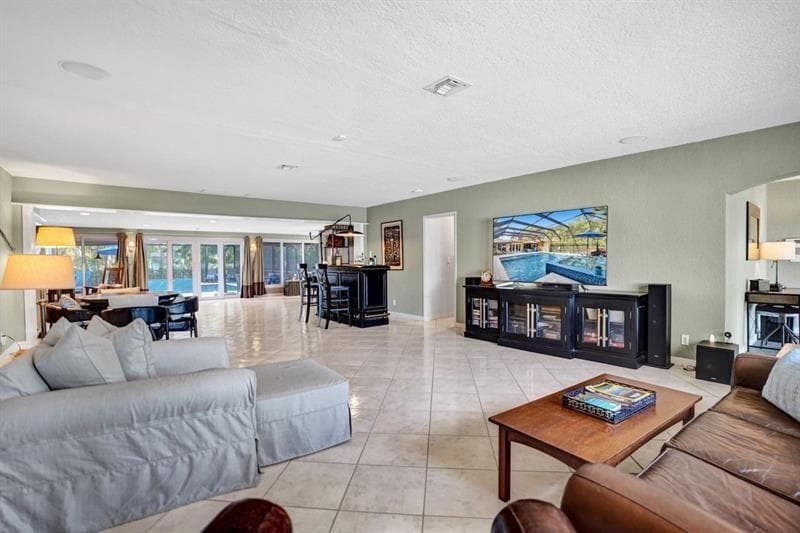 939 Buchanan Street, Hollywood, FL 33019 — photo 15 of 29