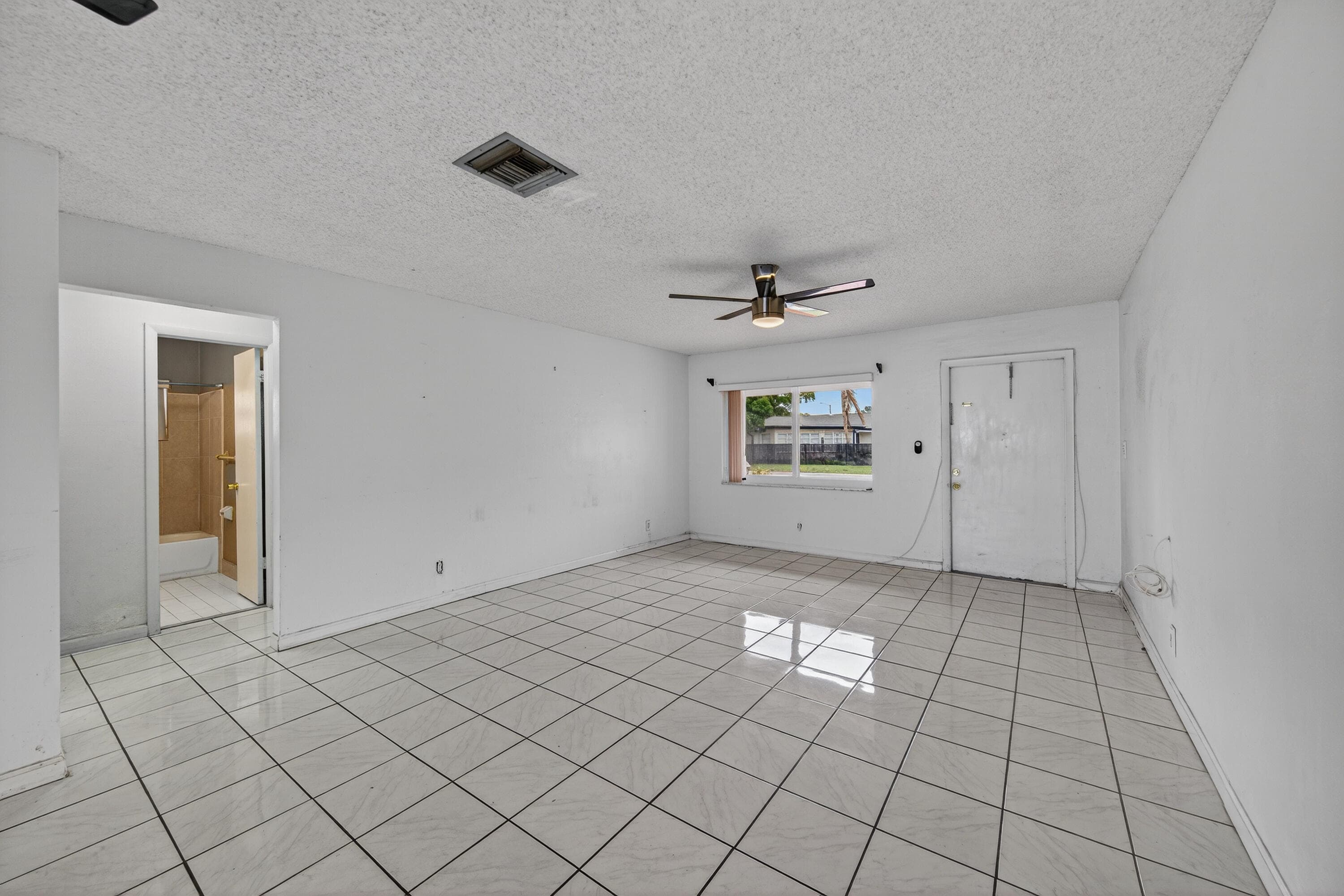 8104 NW 94th Avenue, Tamarac, FL 33321 — photo 11 of 44