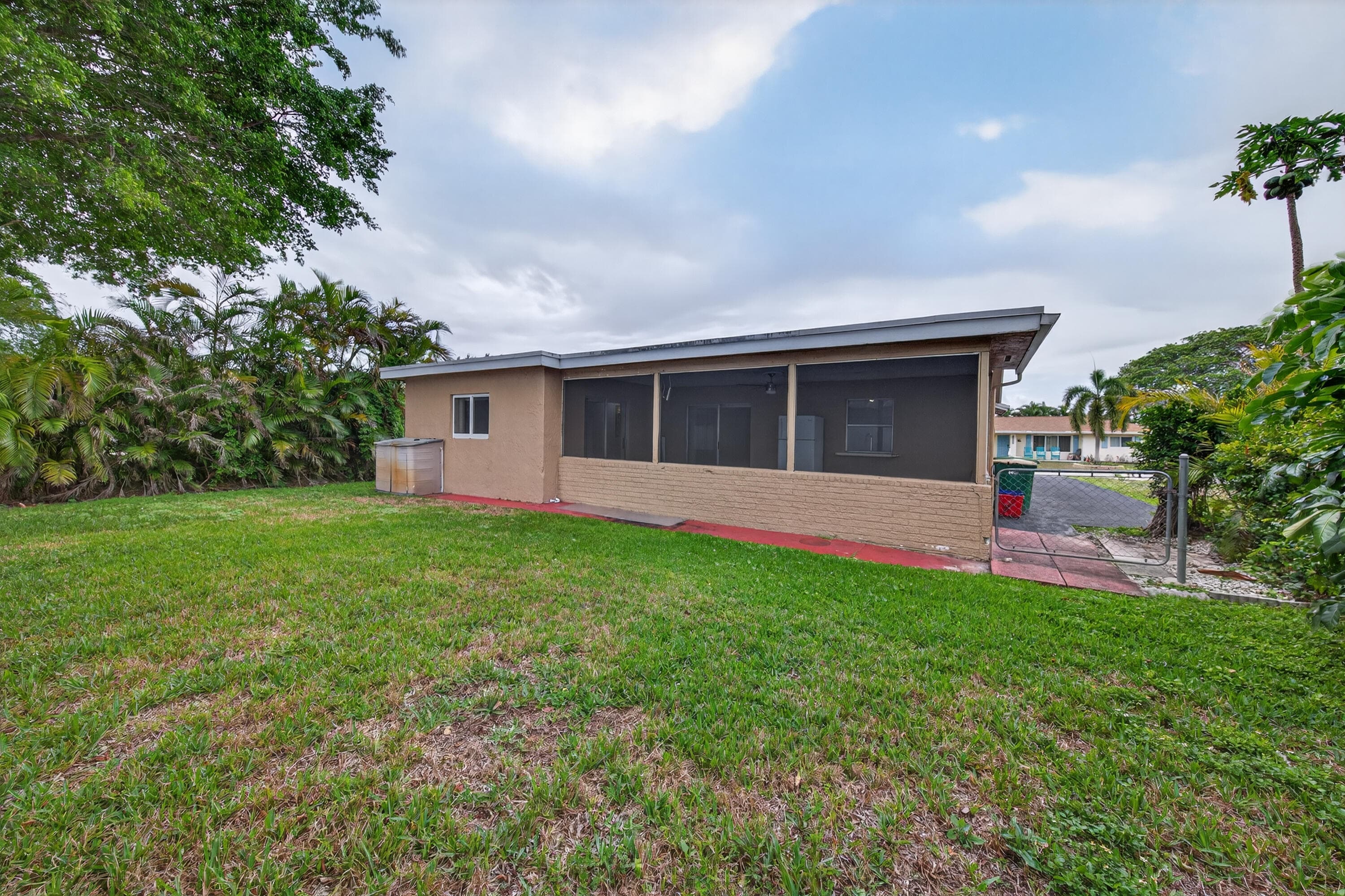 8104 NW 94th Avenue, Tamarac, FL 33321 — photo 34 of 44