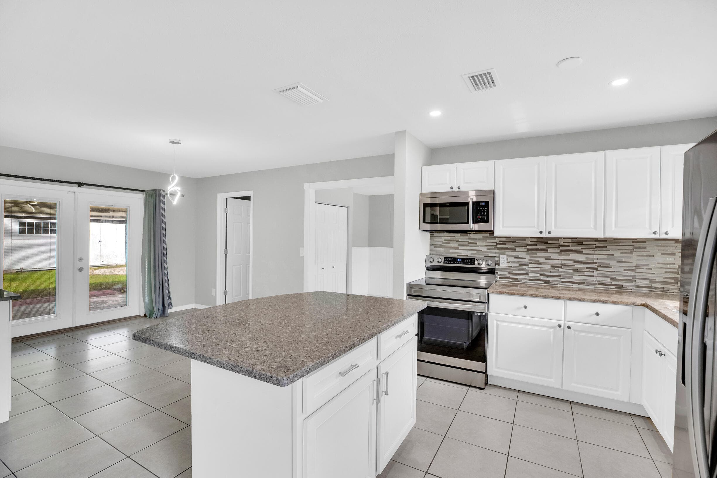 2255 15th Avenue SW, Vero Beach, FL 32962 — photo 6 of 36