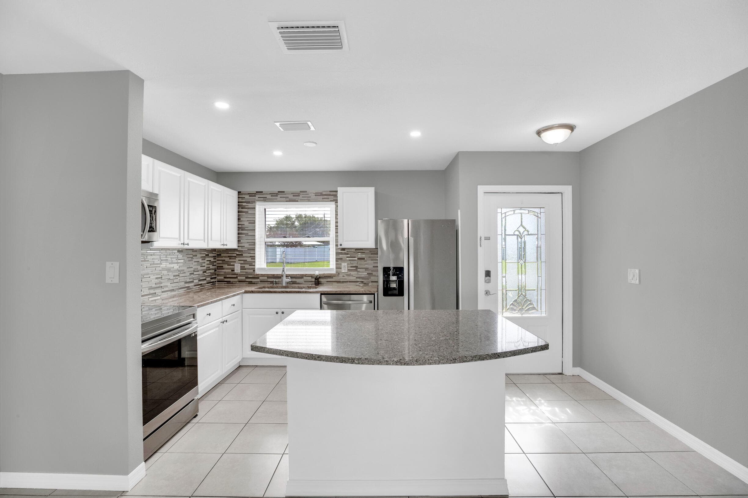 2255 15th Avenue SW, Vero Beach, FL 32962 — photo 8 of 36