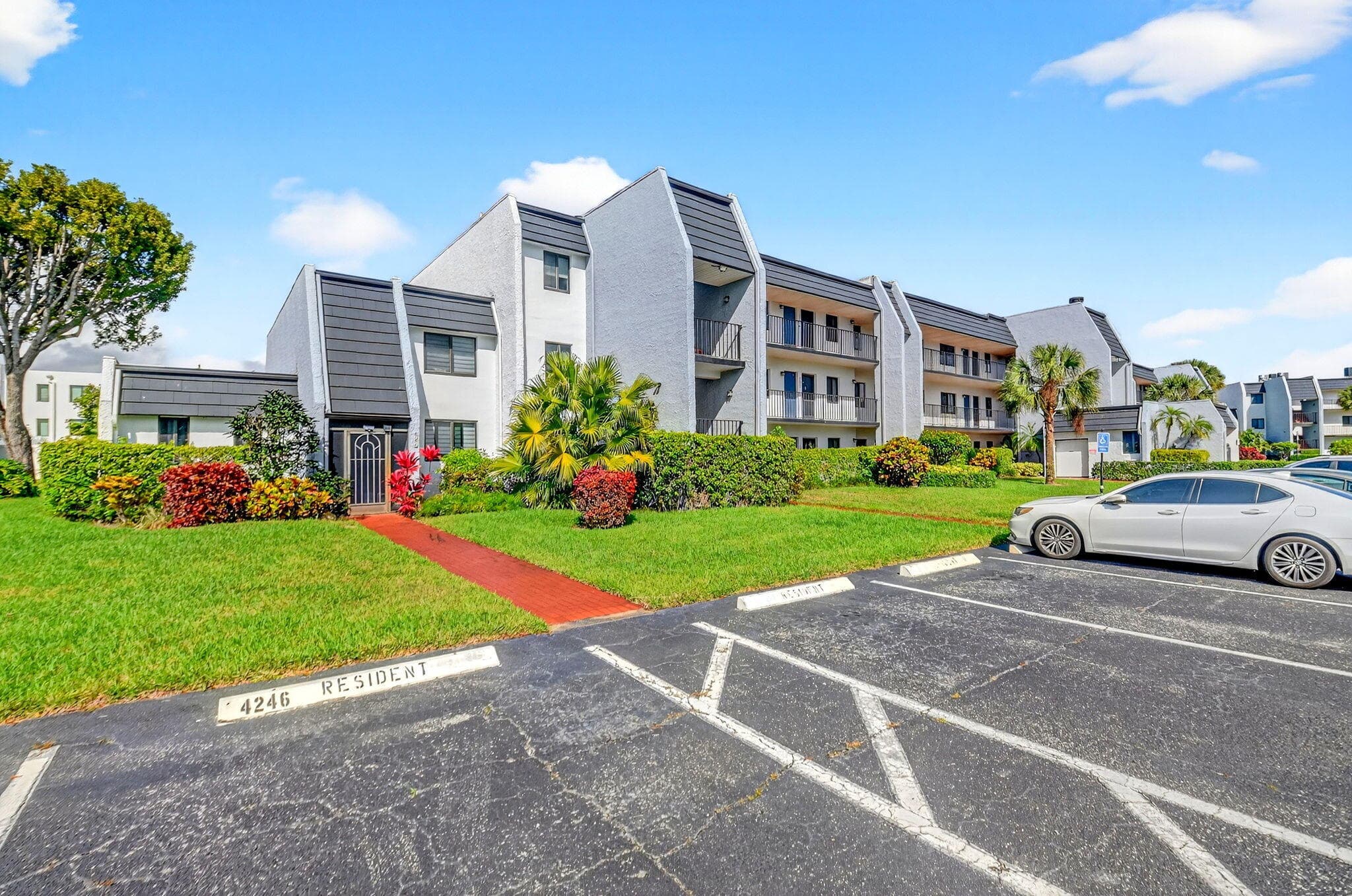 4248 Deste Court 304, Lake Worth, FL 33467 — photo 4 of 42