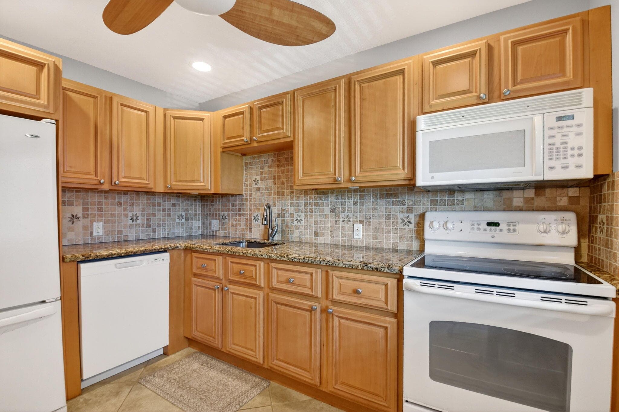 4248 Deste Court 304, Lake Worth, FL 33467 — photo 8 of 42