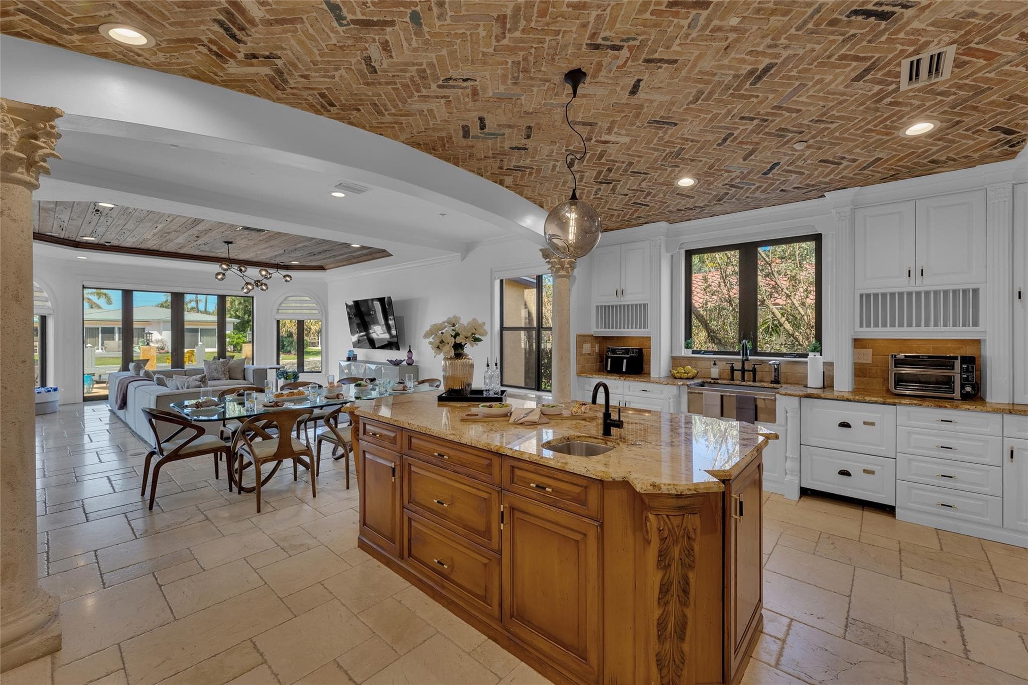 1011 Rhodes Villa Avenue, Delray Beach, FL 33483 — photo 5 of 104