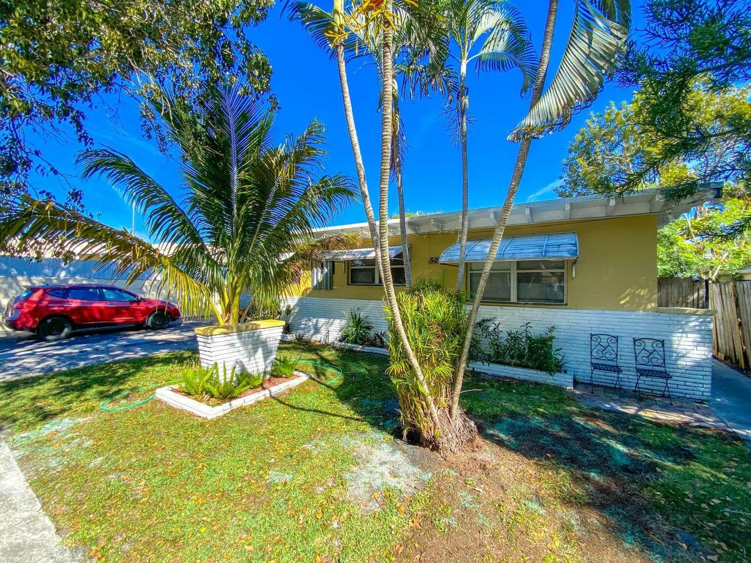 527 48th Street, West Palm Beach, FL 33407 — photo 1 of 12