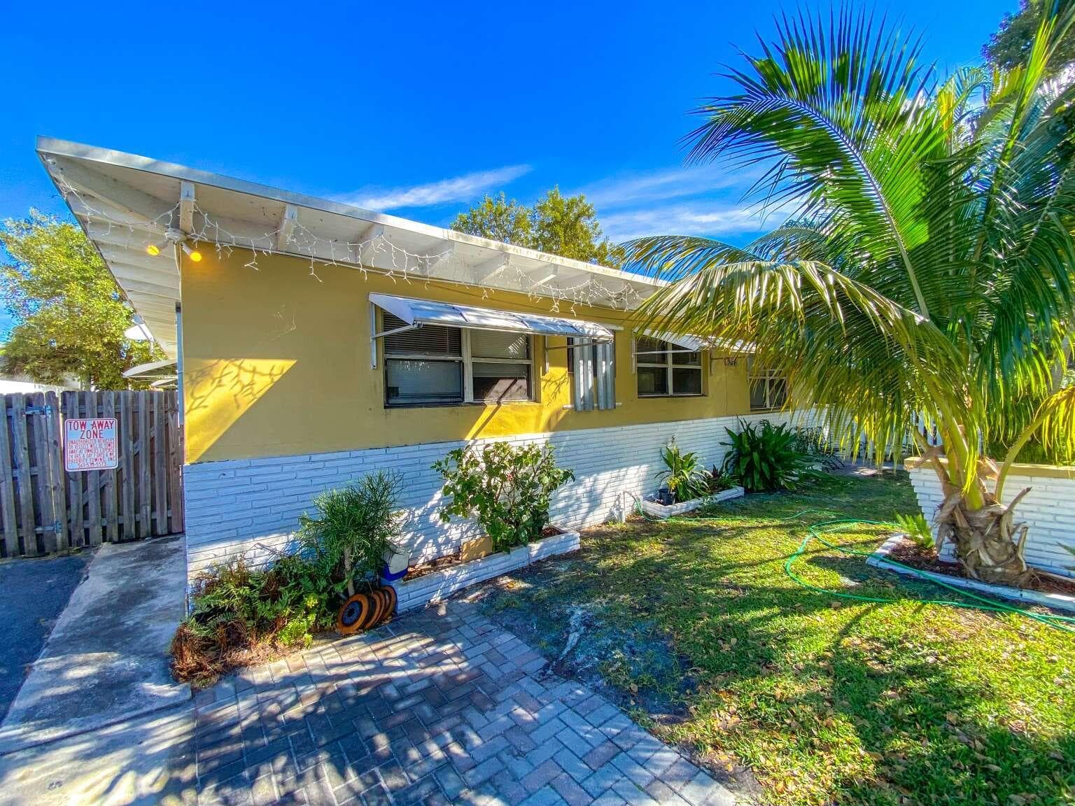 527 48th Street, West Palm Beach, FL 33407 — photo 2 of 12