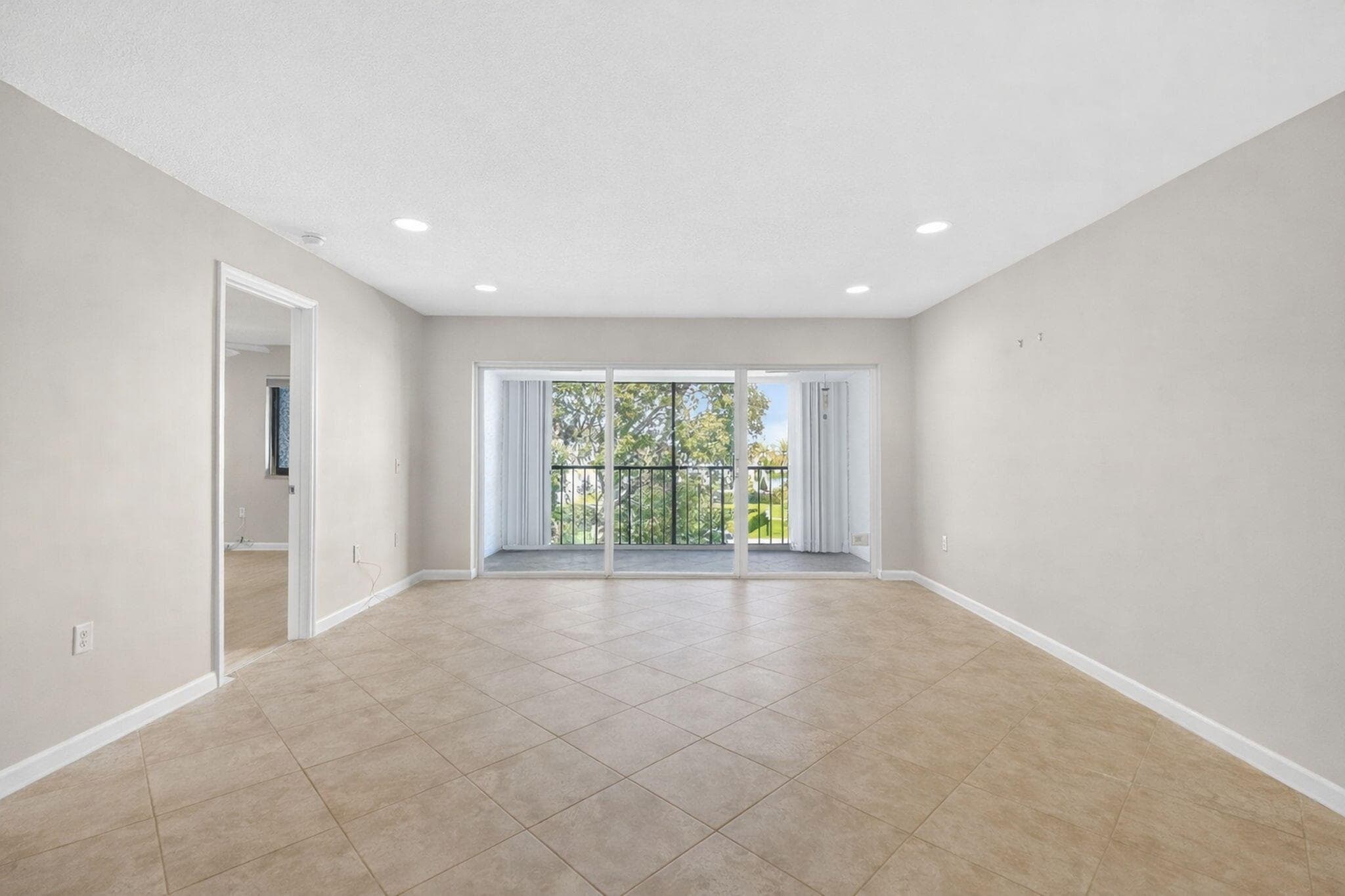 4248 Deste Court 304, Lake Worth, FL 33467 — photo 20 of 42