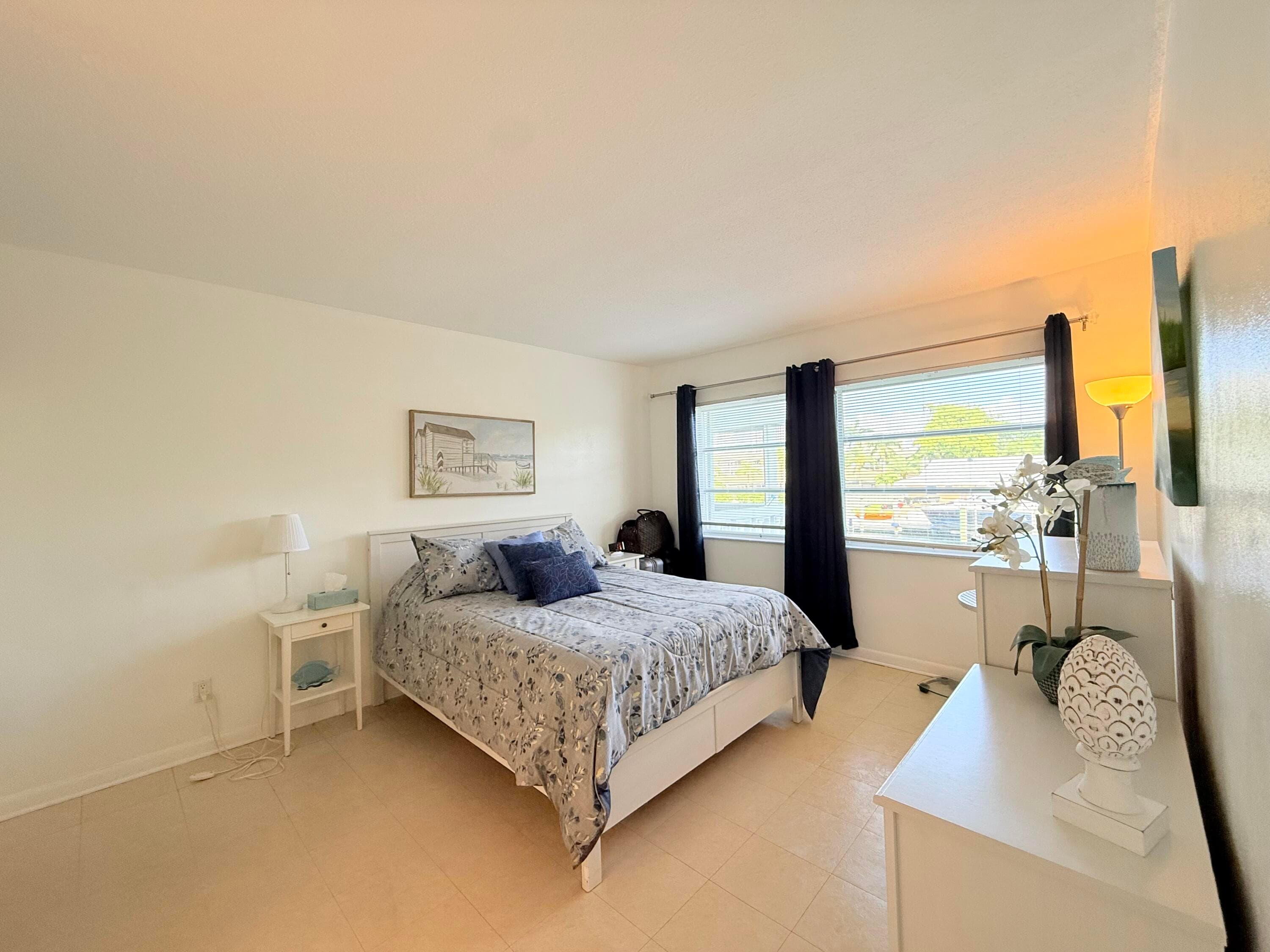 470 Paradise Isle Boulevard 204, Hallandale Beach, FL 33009 — photo 26 of 46