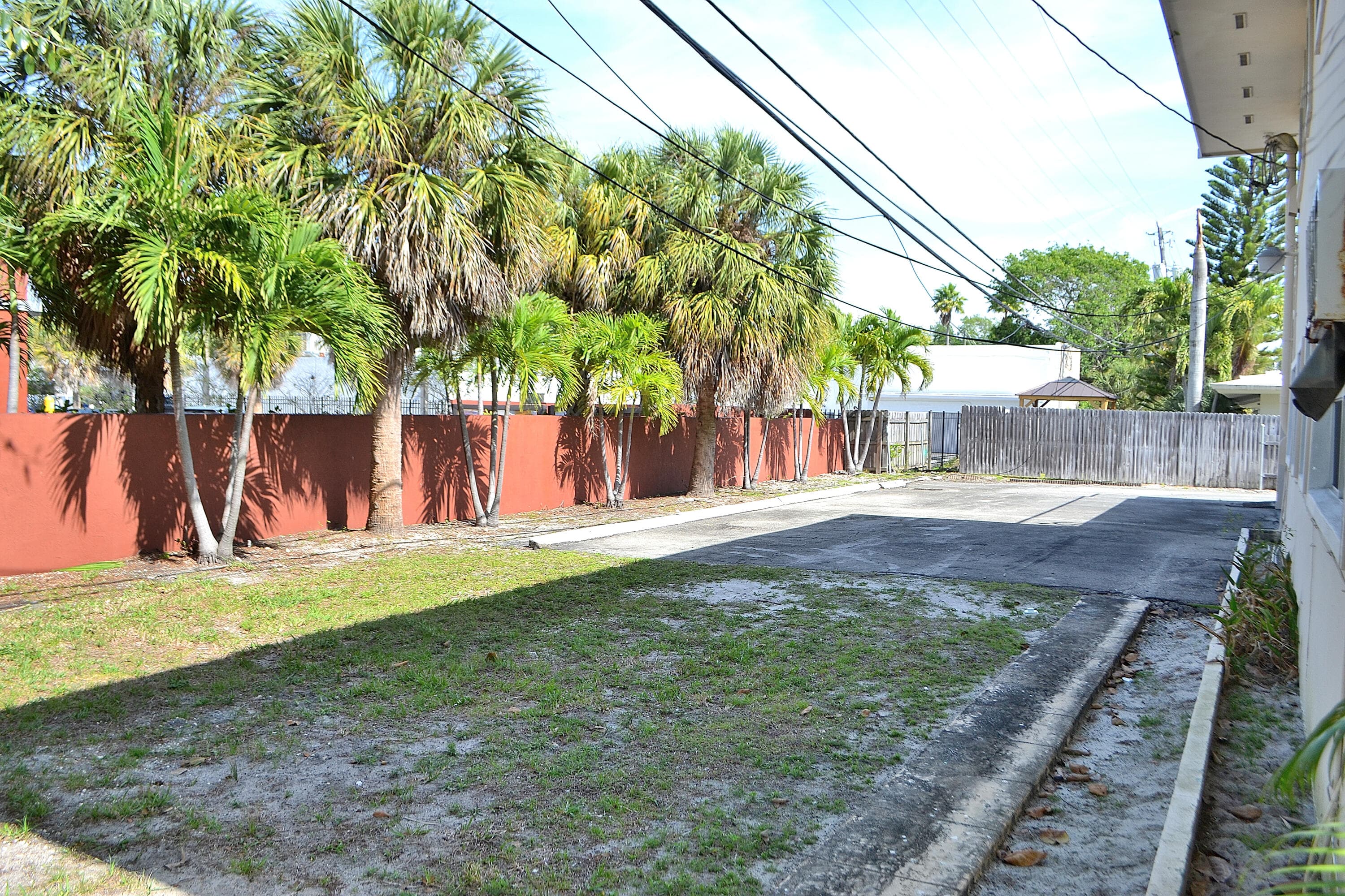 2633 Middle River Drive 1-6, Fort Lauderdale, FL 33306 — photo 8 of 19