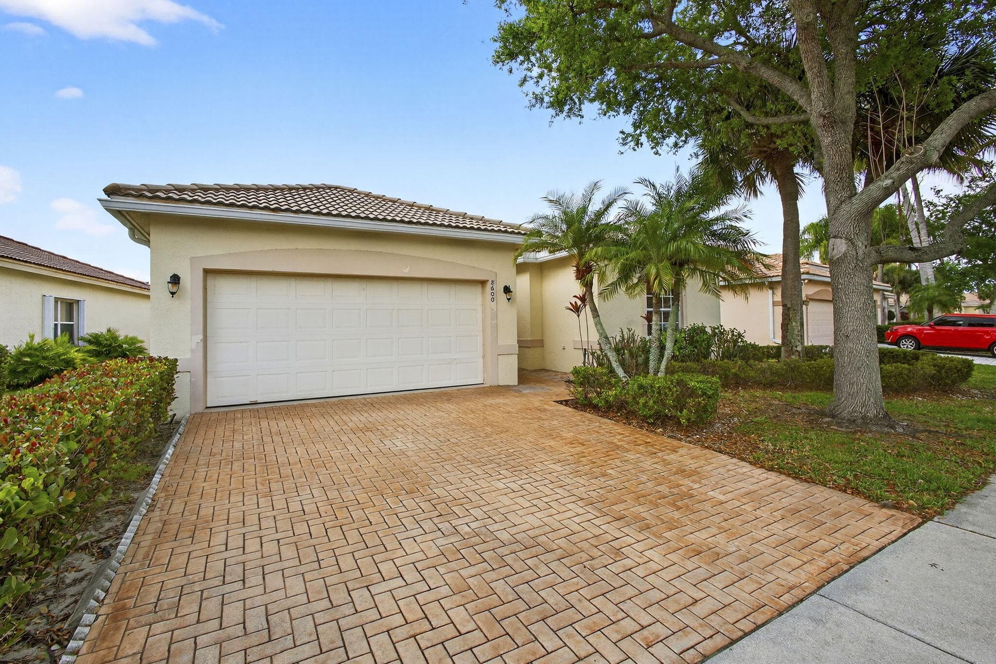 8600 Pine Cay, West Palm Beach, FL 33411 — photo 3 of 96