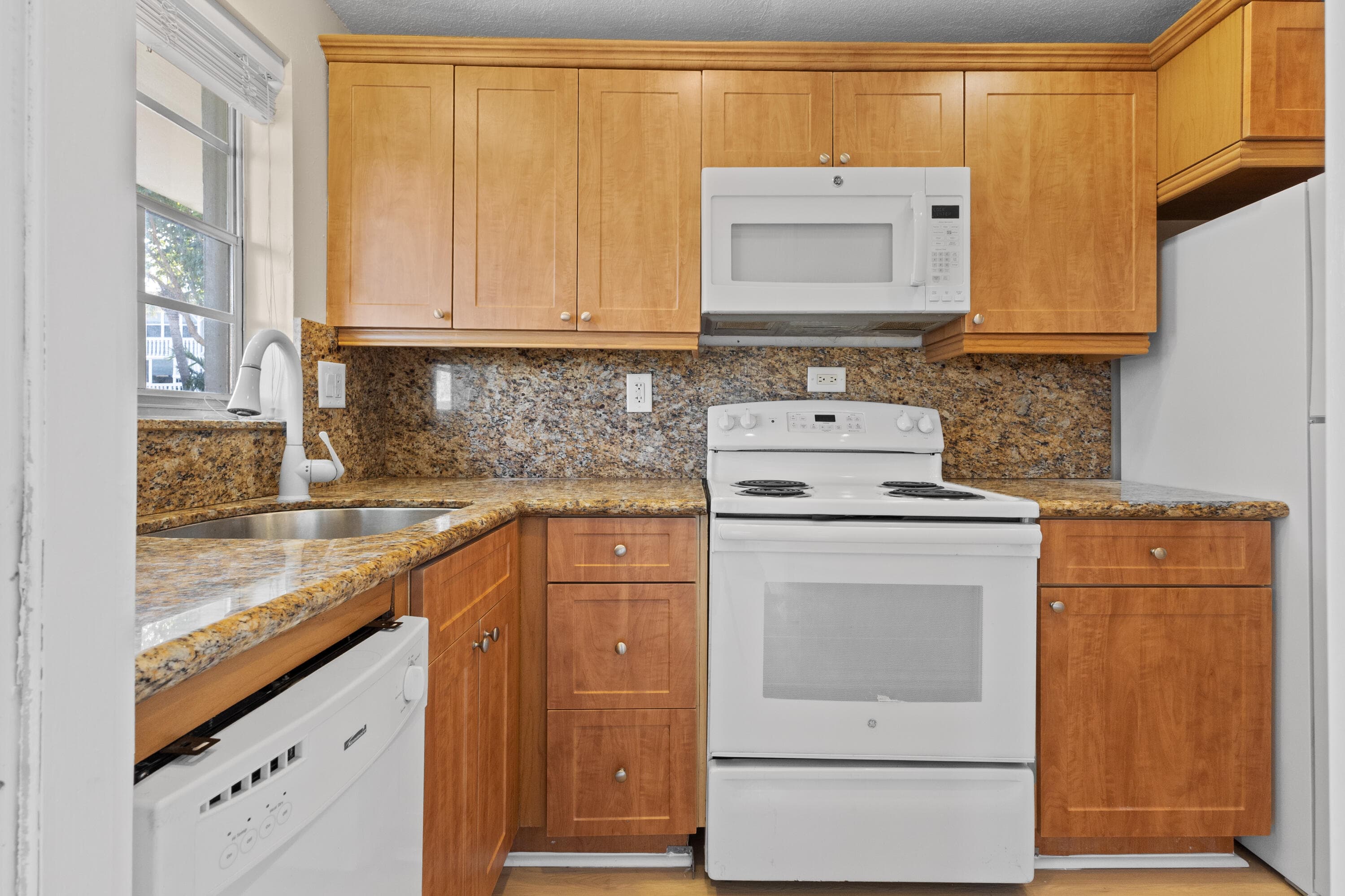 1965 SE 5th Court 104, Pompano Beach, FL 33060 — photo 10 of 24