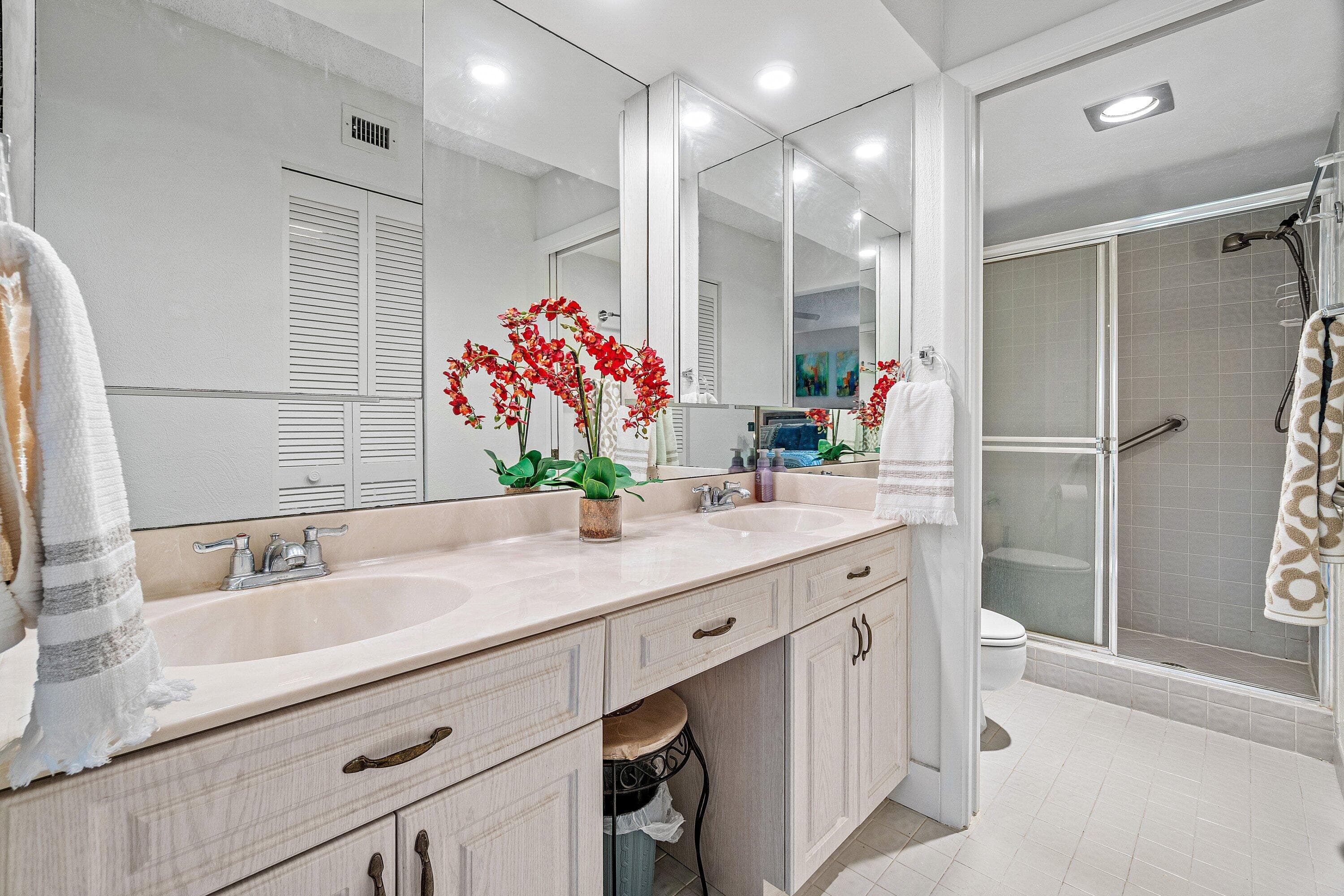 5121 Oakhill Lane 411, Delray Beach, FL 33484 — photo 13 of 54