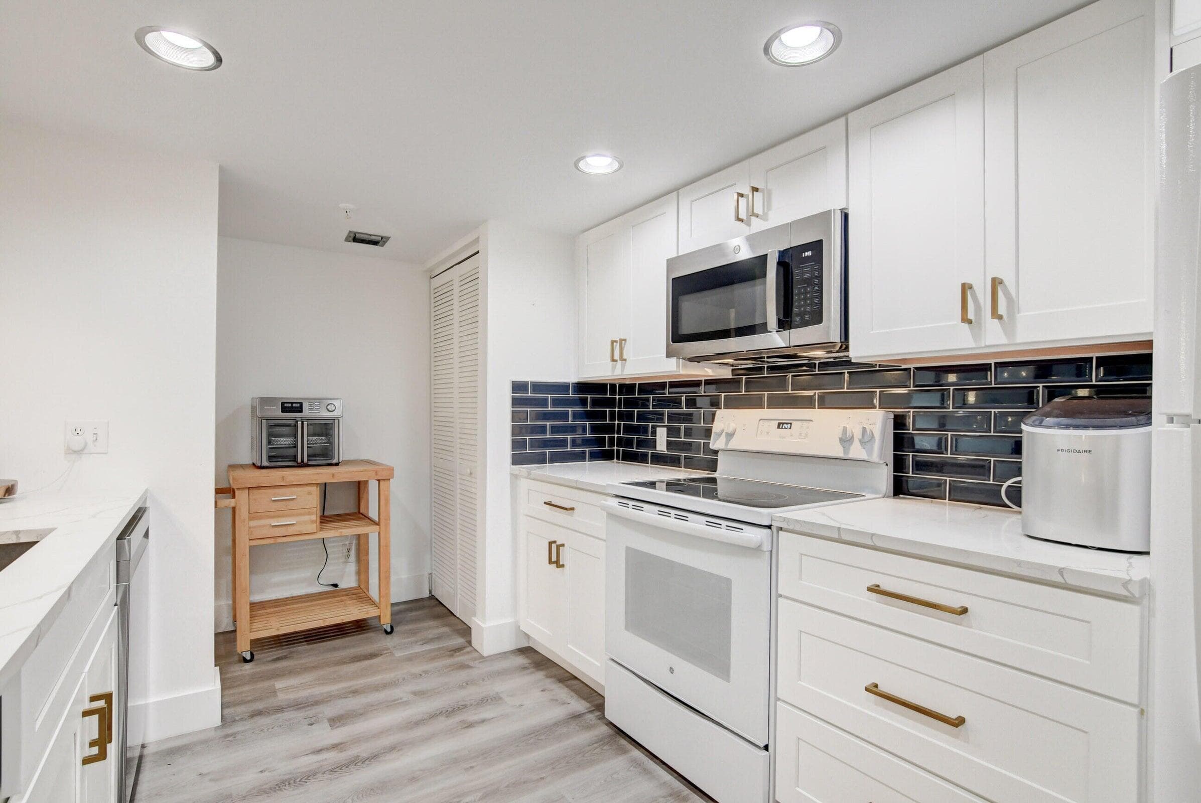 1915 Lavers Circle E504, Delray Beach, FL 33444 — photo 15 of 47
