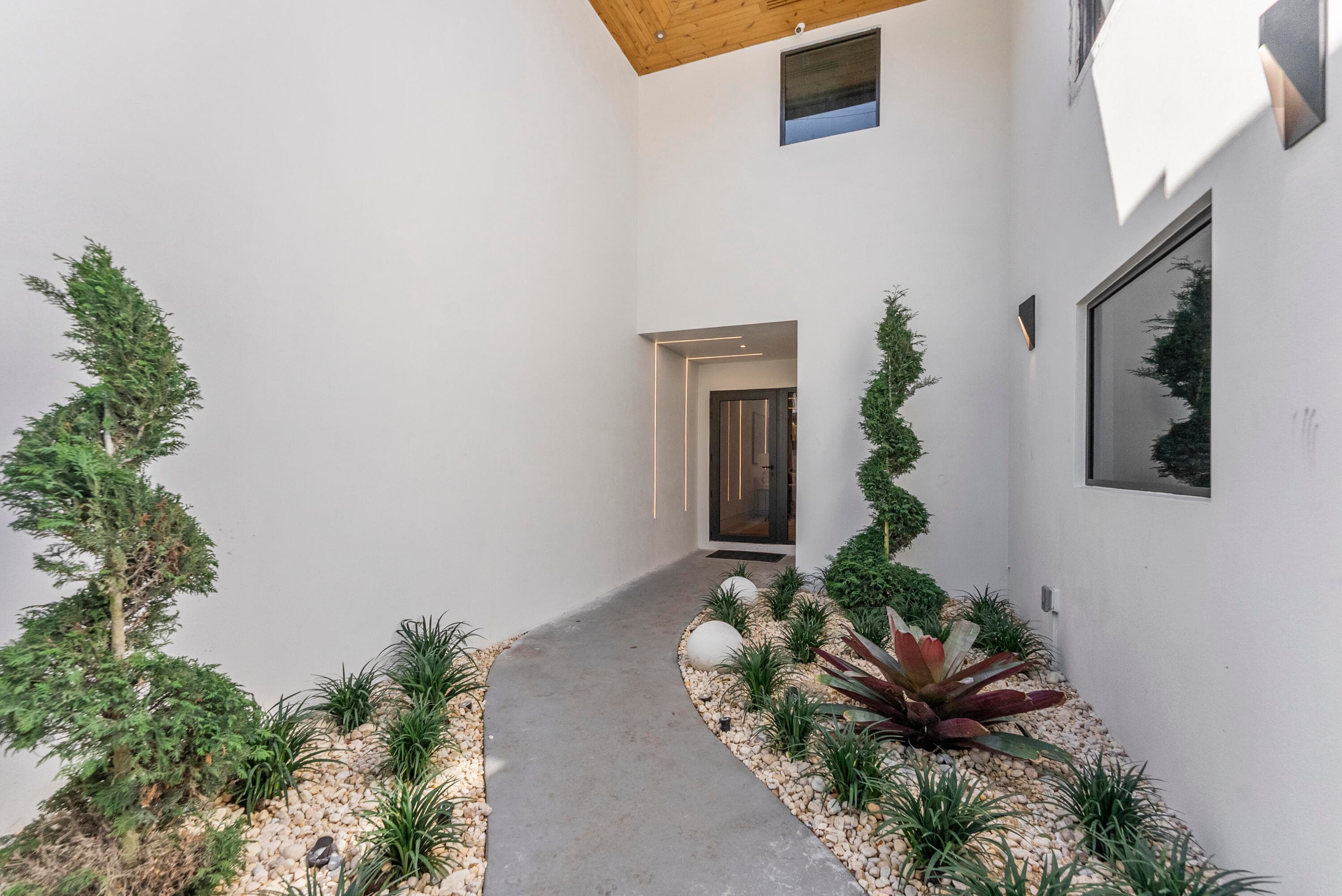 1690 S Ocean Boulevard, Delray Beach, FL 33483 — photo 3 of 47