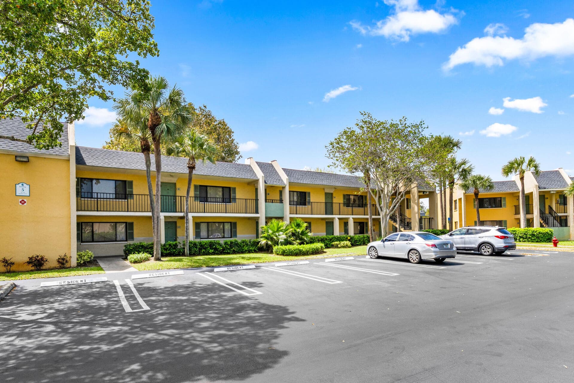 507 Meadows Circle, Boynton Beach, FL 33436 — photo 1 of 23
