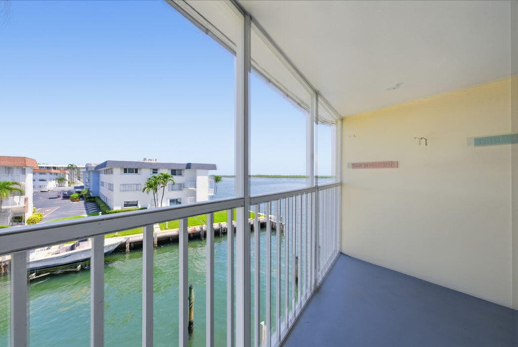 101 Doolen Court 307, North Palm Beach, FL 33408 — photo 3 of 48