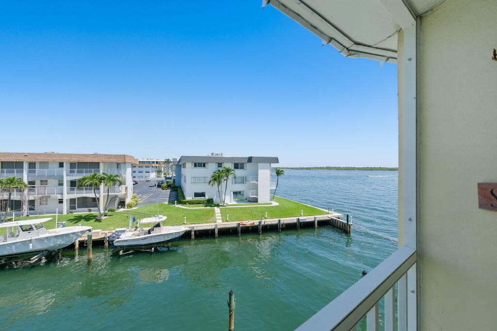 101 Doolen Court 307, North Palm Beach, FL 33408 — photo 10 of 48