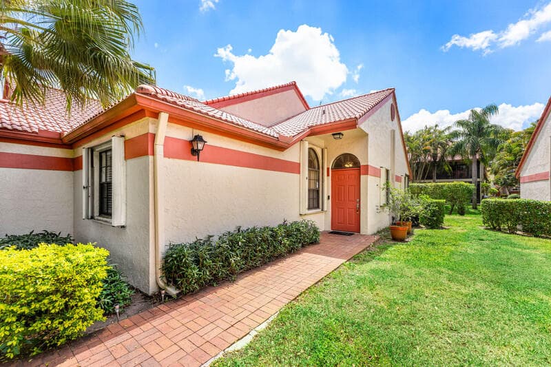 7888 Lexington Club Boulevard B, Delray Beach, FL 33446 — photo 3 of 23