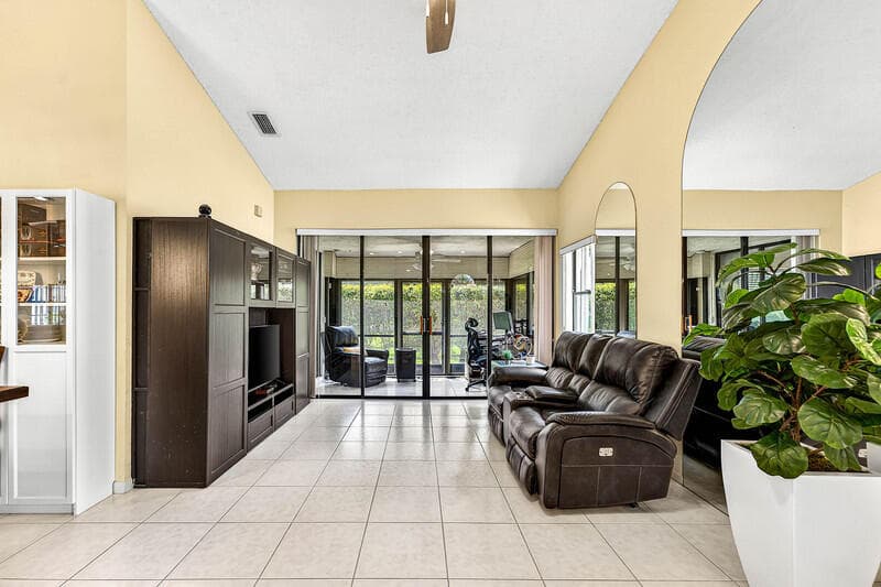 7888 Lexington Club Boulevard B, Delray Beach, FL 33446 — photo 5 of 23