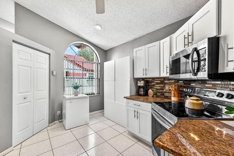 7888 Lexington Club Boulevard B, Delray Beach, FL 33446 — photo 9 of 23