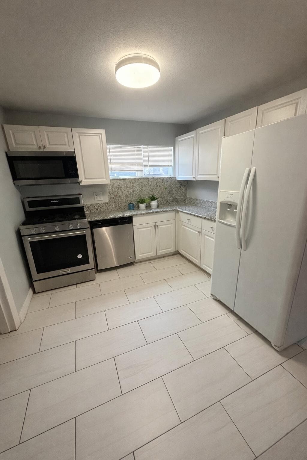 2686 Summit Boulevard, West Palm Beach, FL 33406 — photo 5 of 8