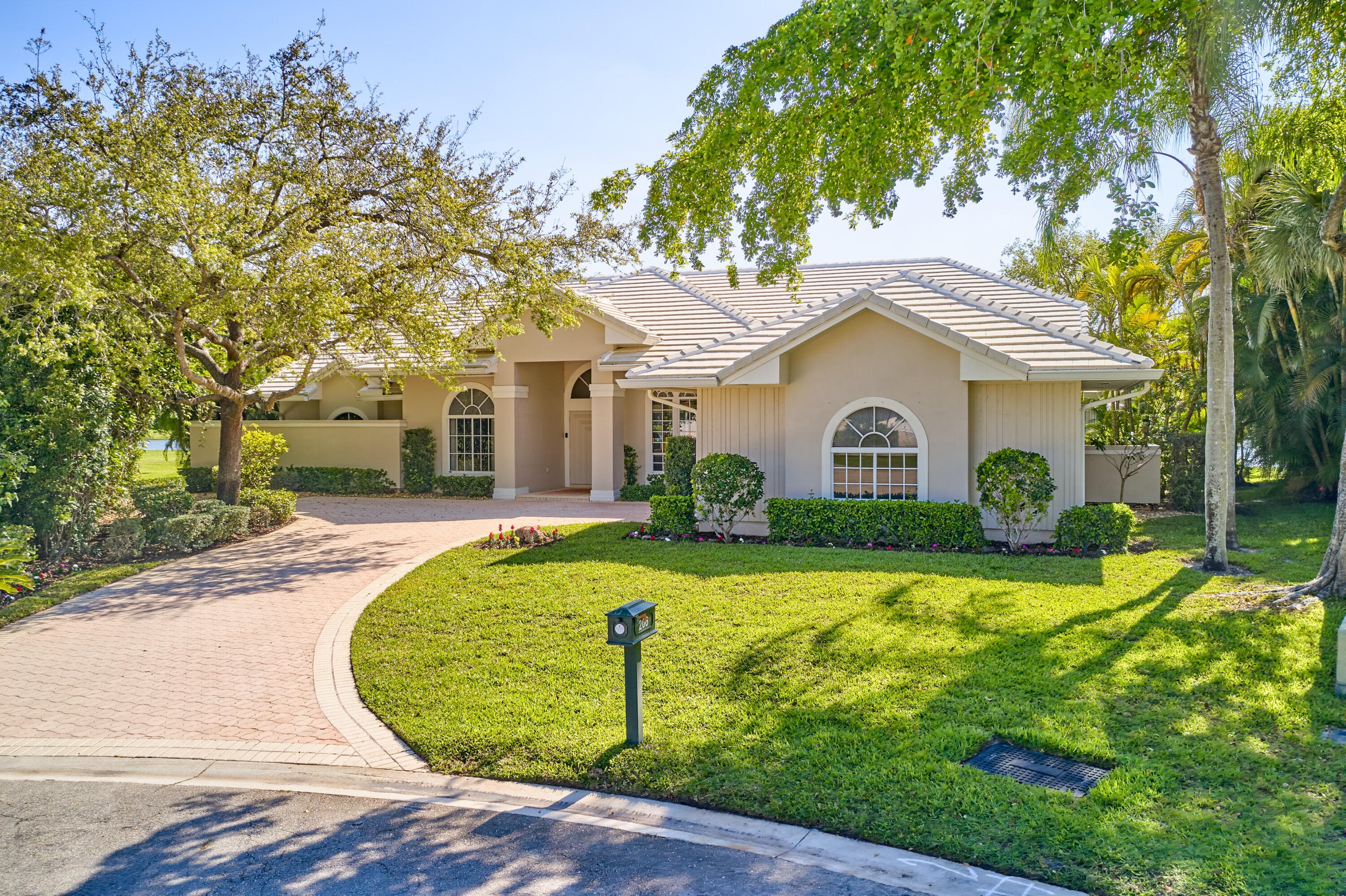 206 Thornton Court, Palm Beach Gardens, FL 33418 — photo 3 of 43