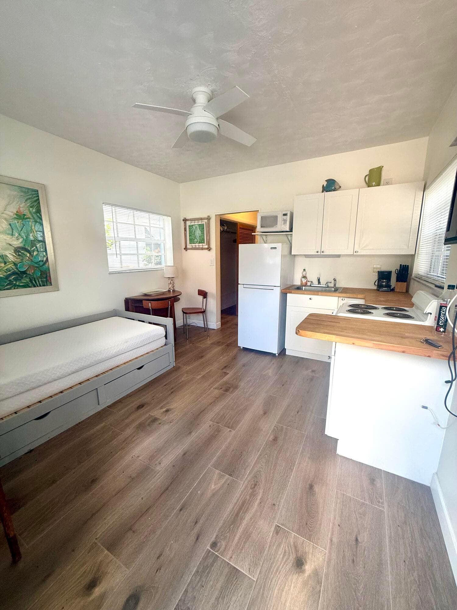 314 Desoto Street, Hollywood, FL 33019 — photo 6 of 13