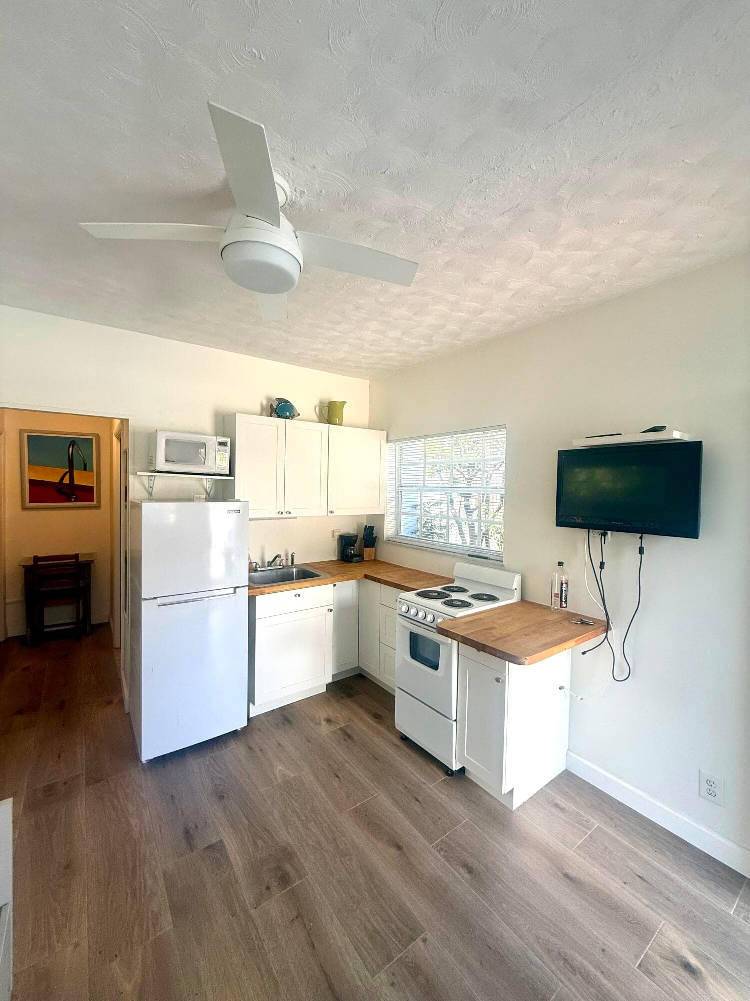 314 Desoto Street, Hollywood, FL 33019 — photo 8 of 13
