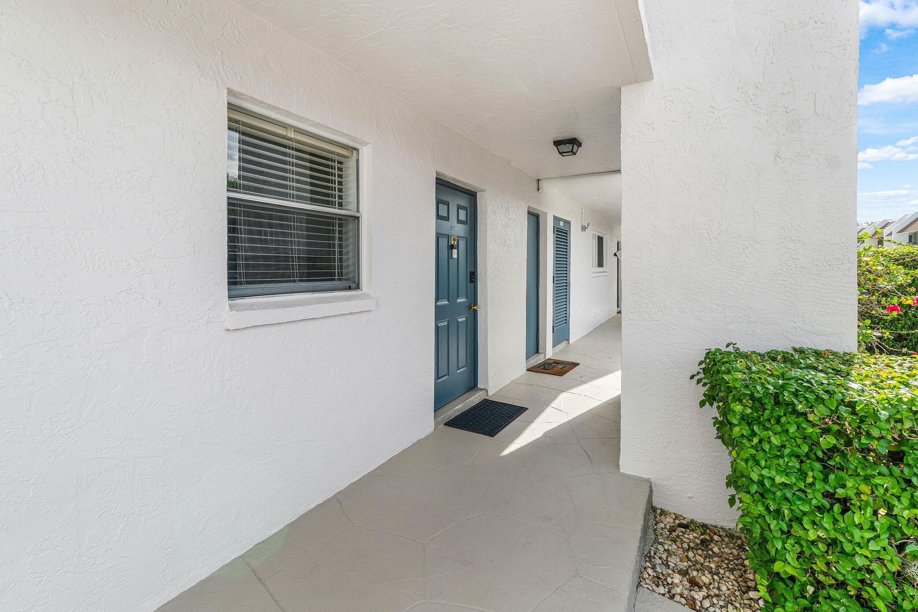 2825 SW 22nd Avenue 104, Delray Beach, FL 33445 — photo 3 of 34
